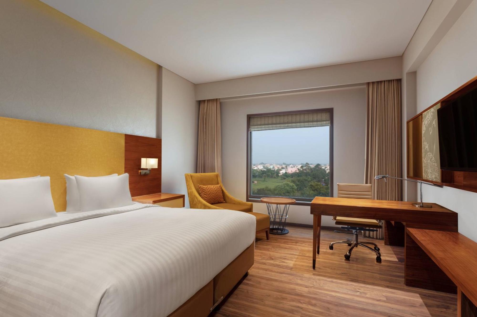Courtyard By Marriott Raipur Hotel Exterior photo